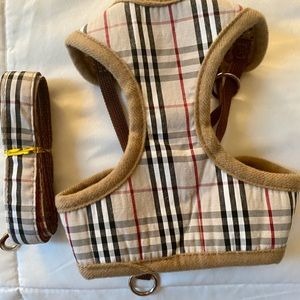SOLD: 🛍 Dog Plaid harness & leash set